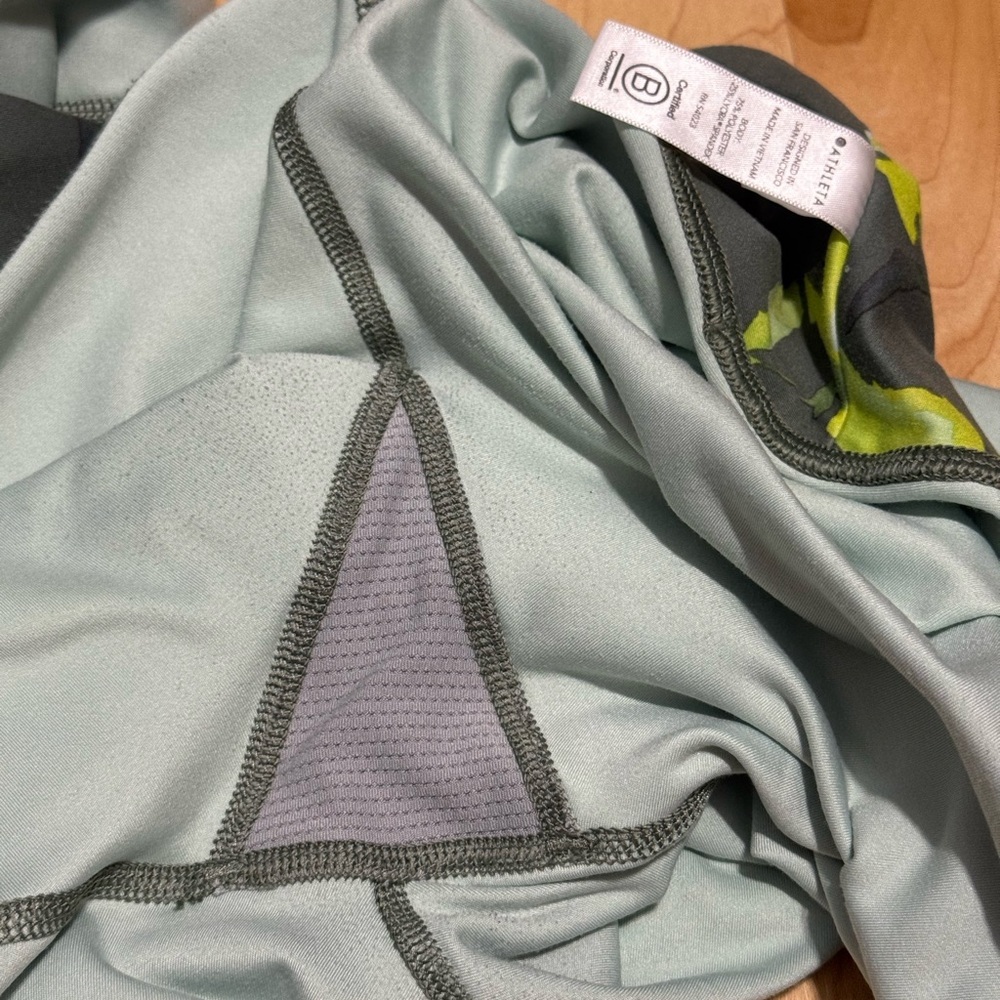 Athleta Green and Yellow Leggings for Active Comfort - Picture 10 of 13